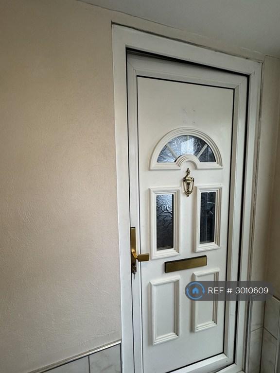 Studio flat in Annex/Garage Room, Harrow, HA1 (#3010609)