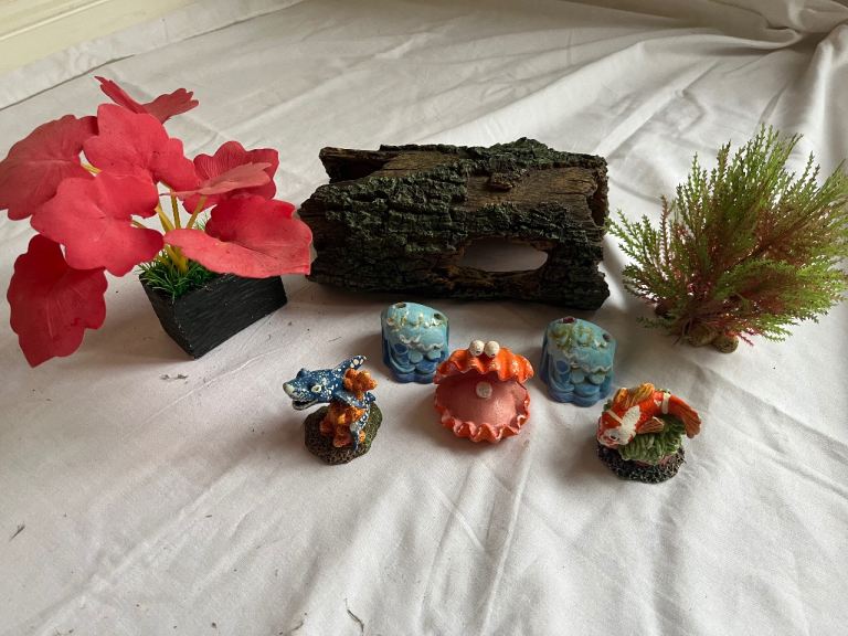 Aquarium Fish Tank Decorations Large Polyresin Log, Fish Oyster & Sea Decor & Plants