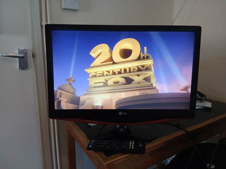 LG 22 inch TV Full HD with remote control 