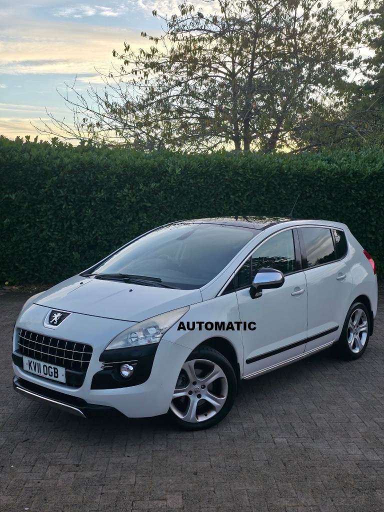 Peugeot 2011 3008 AUTOMATIC exclusive, MOT Sept 27, 14 service stmps, Leather, heads up display, ulz
