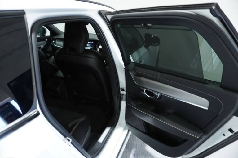 2020 Volvo V90 2.0 D4 R DESIGN Plus 5dr Geartronic ESTATE DIESEL Automatic