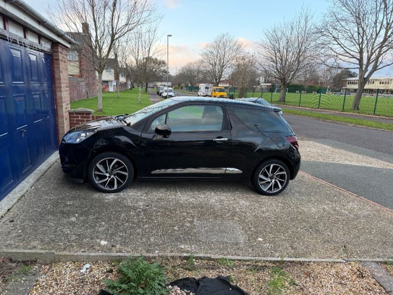 Citroen, DS3, Hatchback, 2014, Manual, 1560 (cc), 3 doors