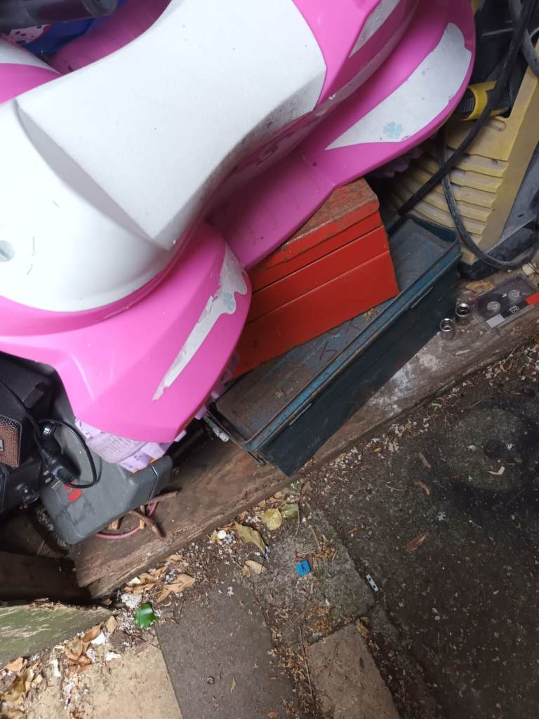 Job lot house clearance 