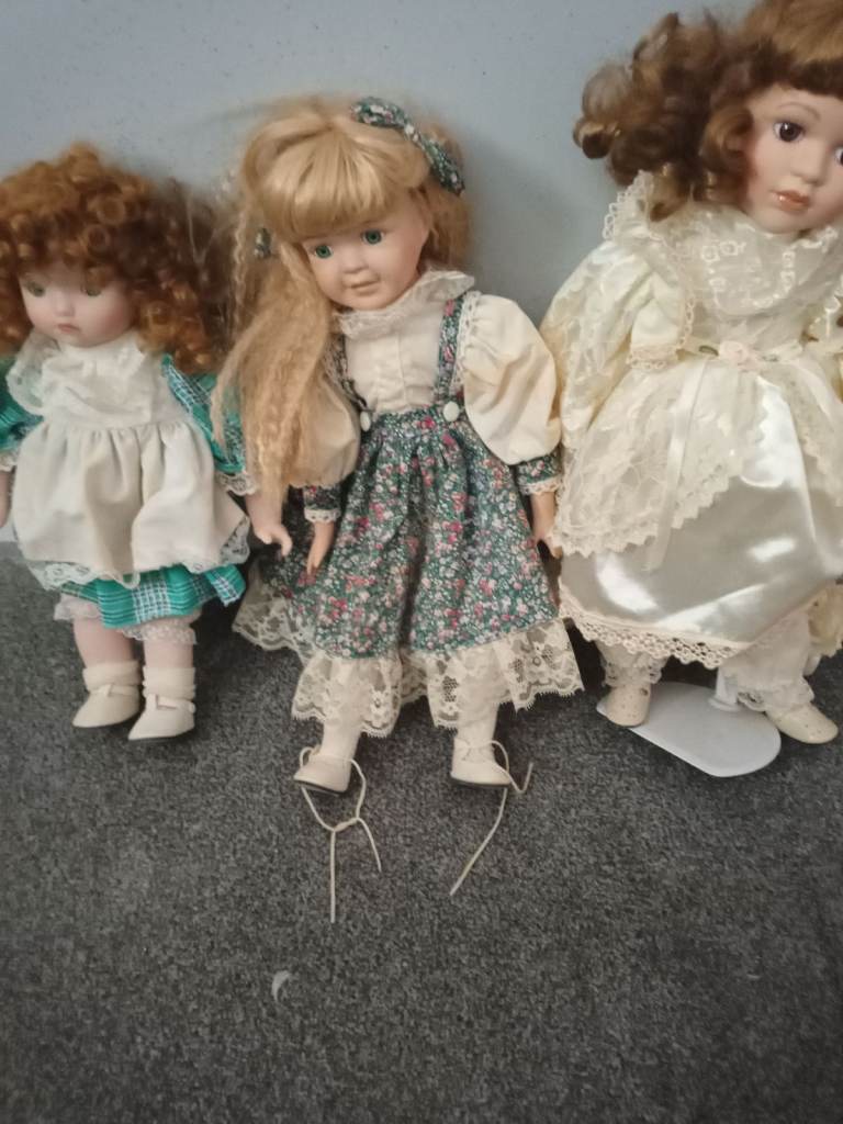 Porcelain Doll Fine Arts collection