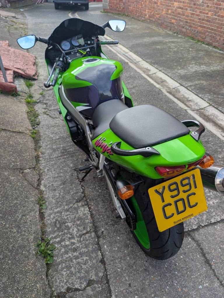 Kawasaki, Ninja ZX 9, 2001, 899 (cc)