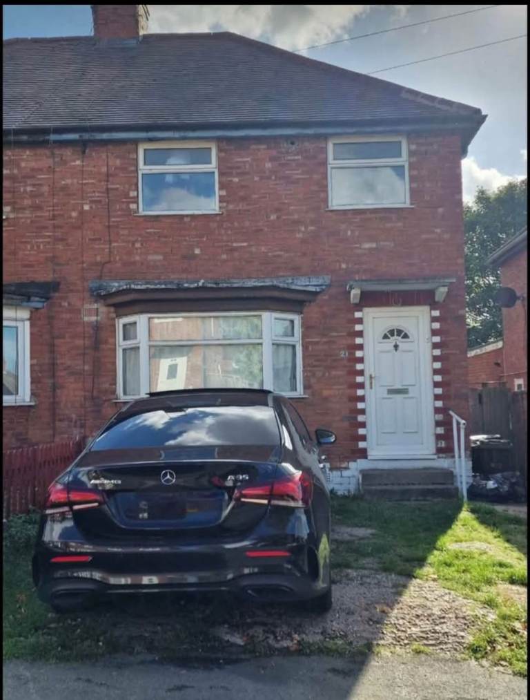 2 bedrooms flat in wv10