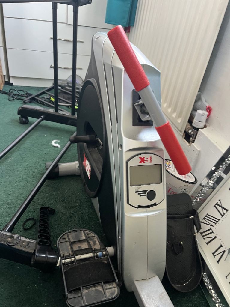 Rowing machine 