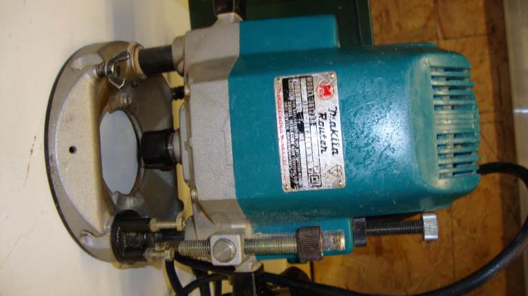 Makita 3612BR Router with Accessories – Good Condition