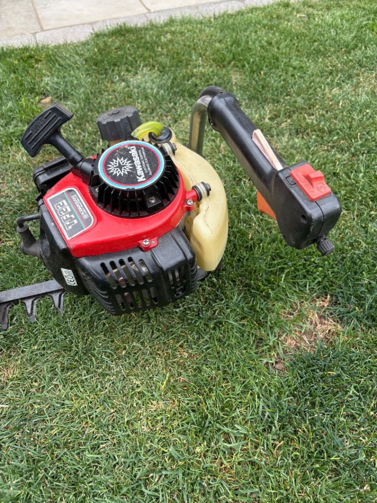 Kawasaki Hedge Trimmer – Petrol, Good Condition