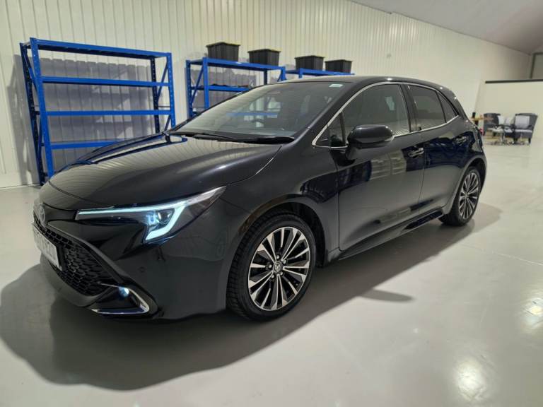 Toyota corolla 2023 family car -Low milage - almost new