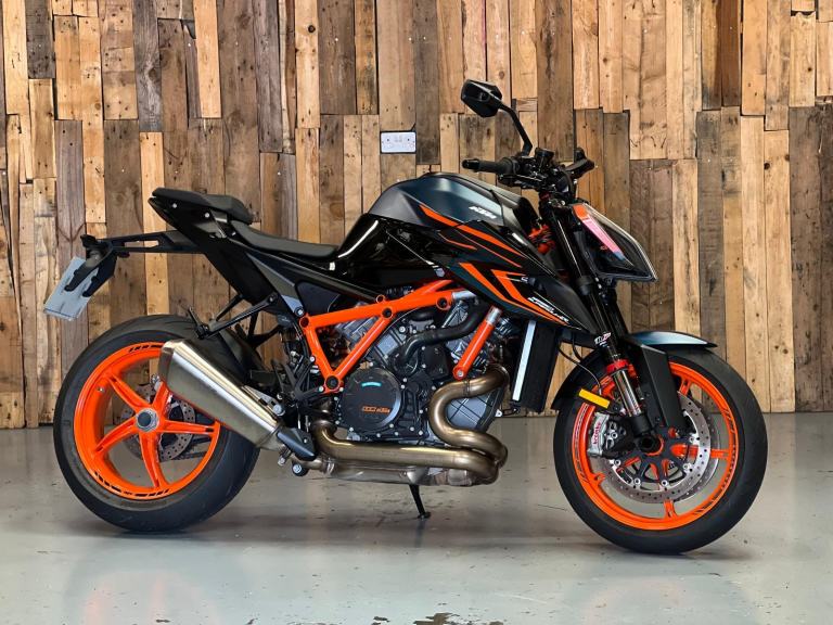 KTM 1290 SUPERDUKE R 2022 ONLY 3427 Miles! 