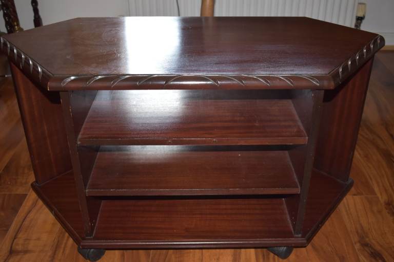 TV Stand with Wheels 