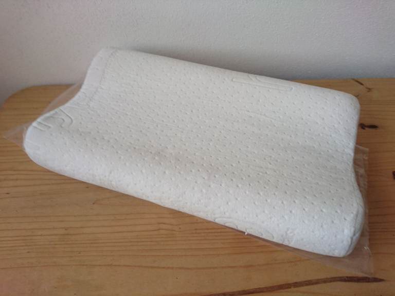 New White Memory Foam Pillow – Ergonomic Design