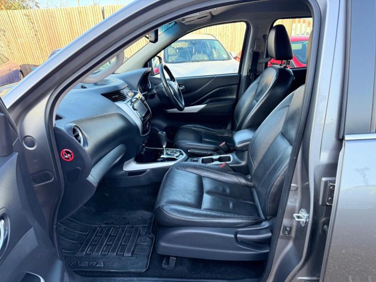 2016 Nissan Navara 2.3 dCi Tekna Auto 4WD Euro 5 4dr PICK UP Diesel Automatic