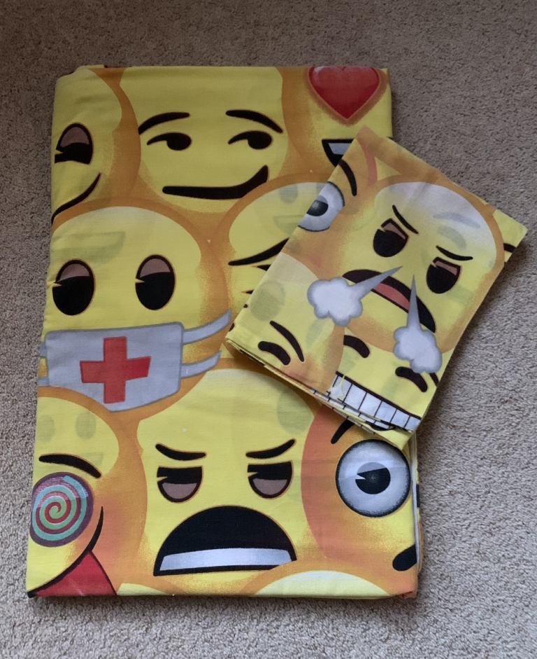 Emoji Reversible Single Duvet Set