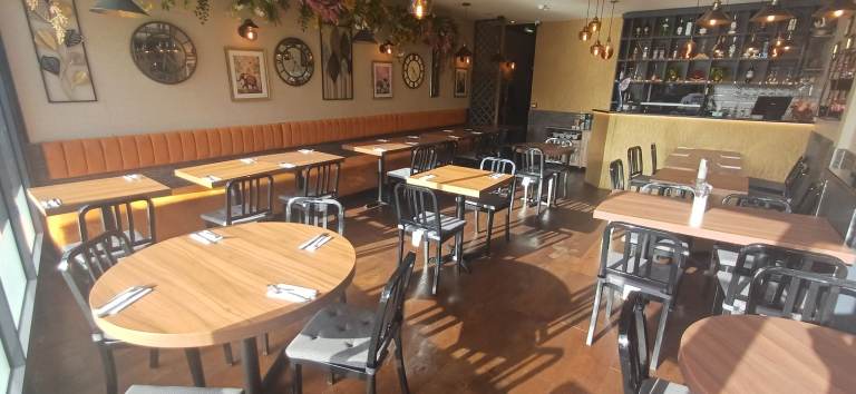 Restaurant lease for sale 