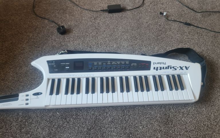 Roland AX-Synth Keytar – White, Good Condition