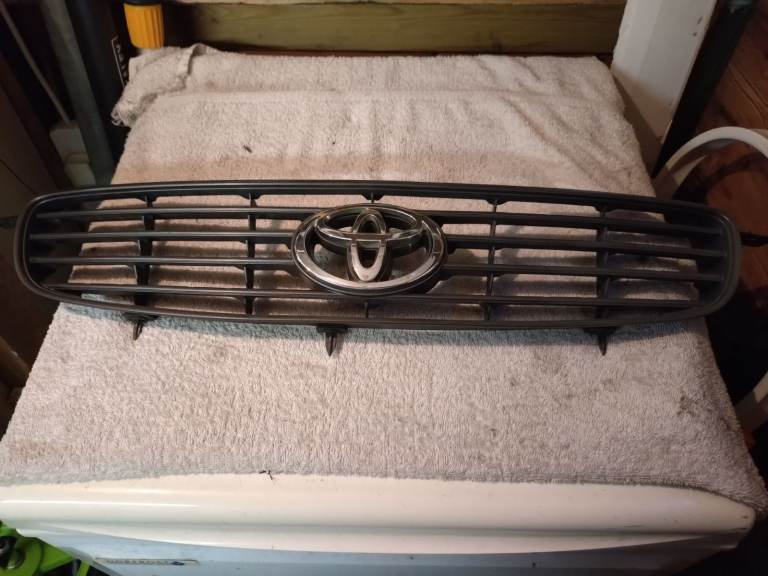 *** FOR SALE *** Toyota Corolla radiator grille 