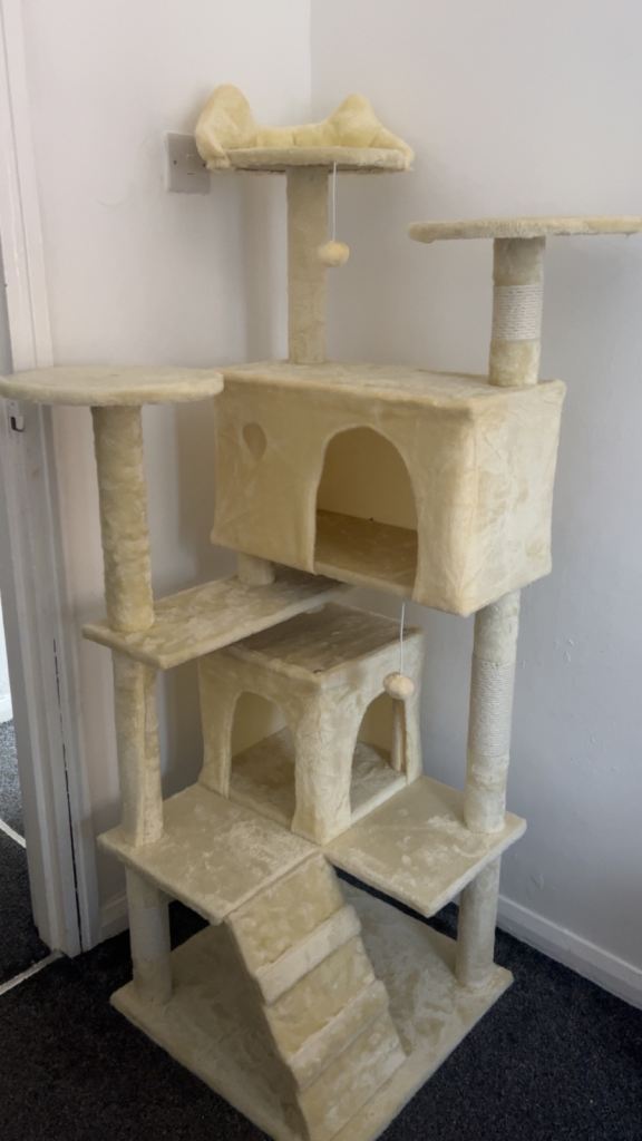 Cat tree
