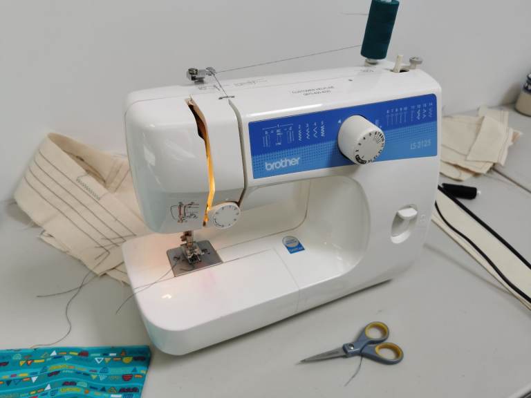 Brother LS-2125 Sewing Machine WITH BOX