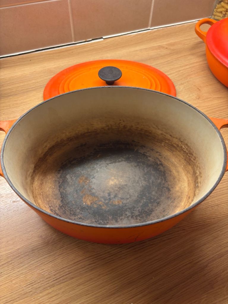 Le creuset casserole dish. 