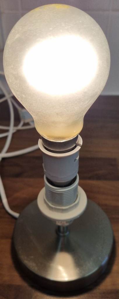 Used White Philips Incandescent Filament Bayonet Cap Light Bulb | 40W BC B22 | Made in Britain LS2