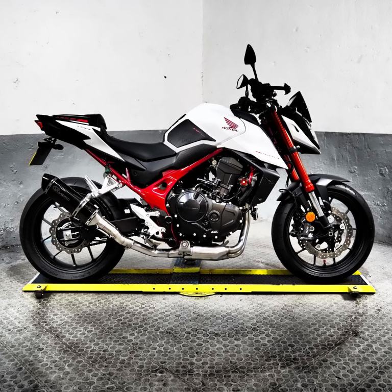 74 Honda CB750 Hornet,3k GRmoto Carbon exhaust Tail tidy crash bungs ,stunning