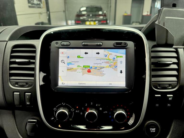 2020 Renault Trafic 2.0 dCi ENERGY 30 Sport Nav Crew Van LWB Euro 6 (s/s) 6dr WINDOW VAN Diesel M...