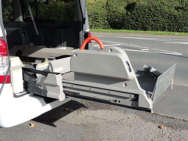  Nissan Urvan NV350 DUAL WHEELCHAIR CARRIER OR CAMPER Petrol Automatic