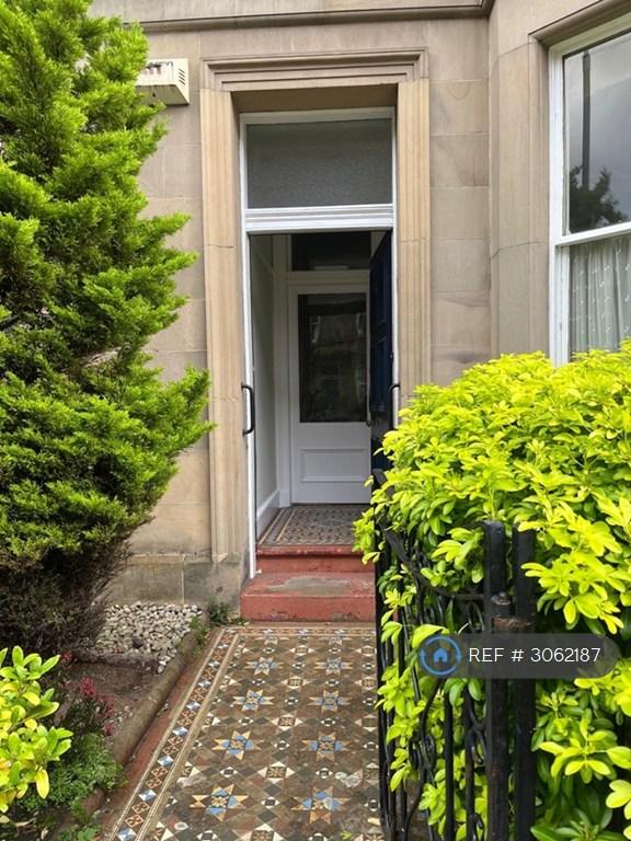 3 bedroom flat in Edinburgh, Edinburgh, EH11 (3 bed) (#3062187)