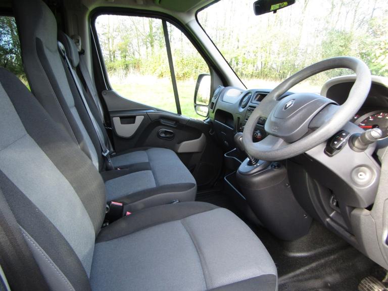 2015 Renault Master 2.3 DCi SL28 AUTOMATIC Wheelchair Accessible Disabled Mobility Vehicle WAV Wh...