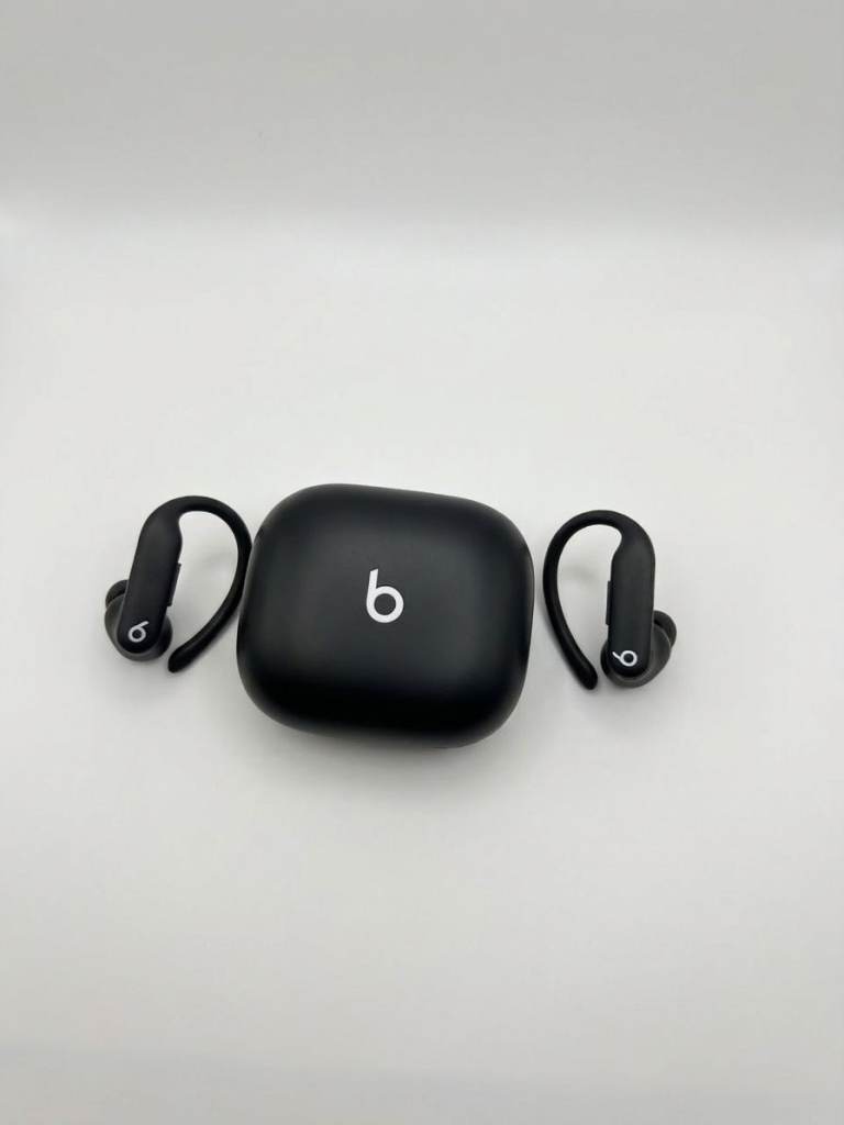Powerbeats Pro 2 Wireless Earphones - Black - Like New (E14)