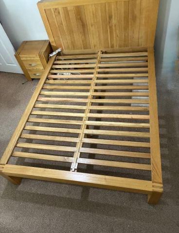 Oak bed frame (Double)