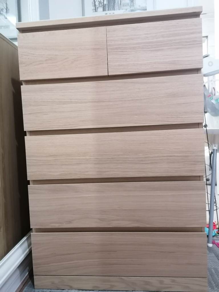 Chest of drawers and storage unit