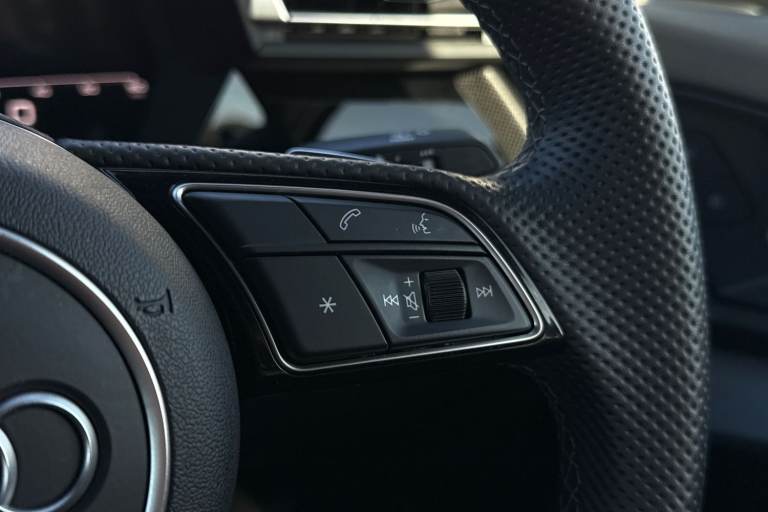 2025 Audi A3 Black Edition 35 TFSI  150 PS S tronic SUV PETROL Automatic