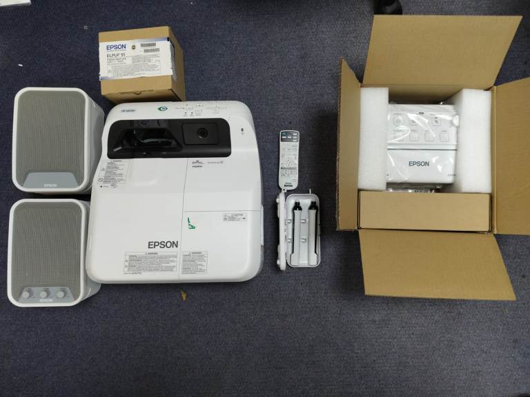 **Epson EB-685Wi Interactive Ultra Short Throw Projector – £500 ONO**