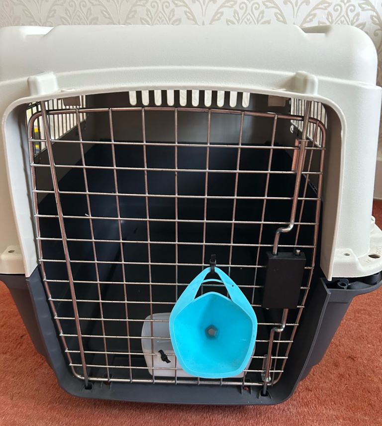 ANIMAL CARRIER/CRATE