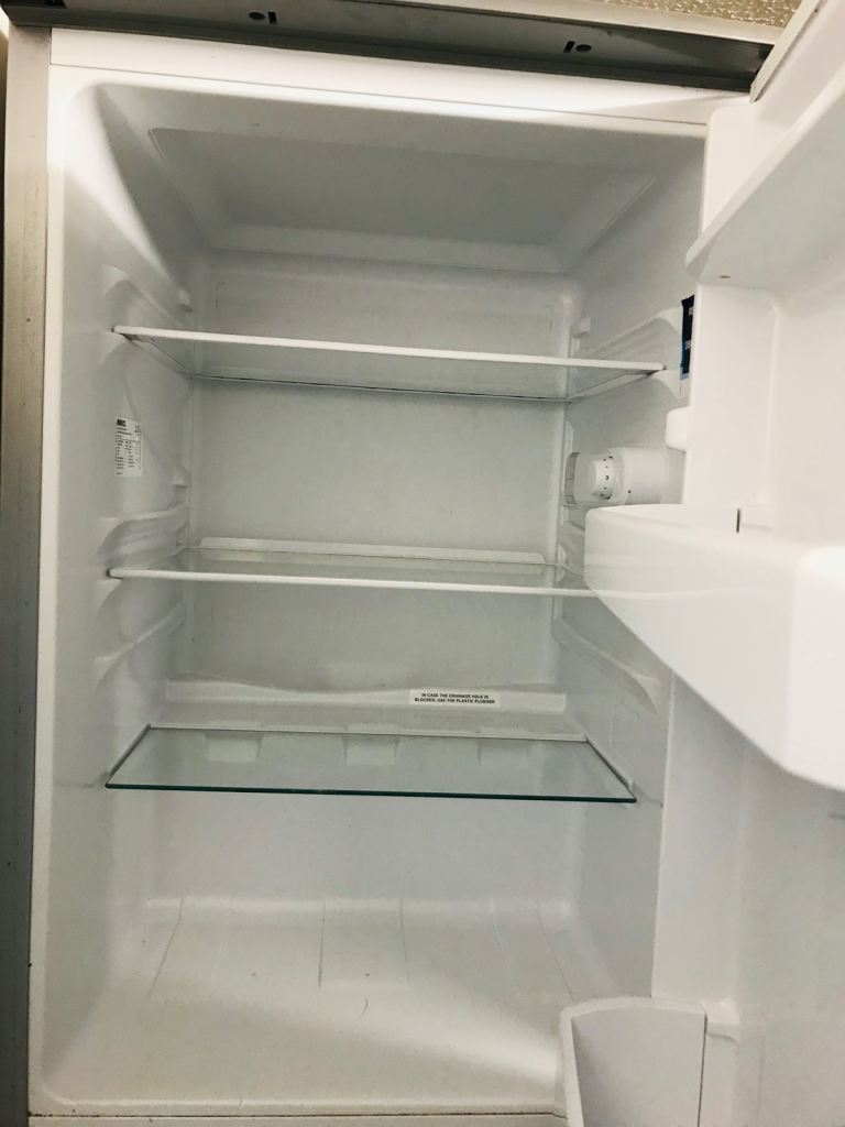 🚚 beko under counter fridge can deliver £40
