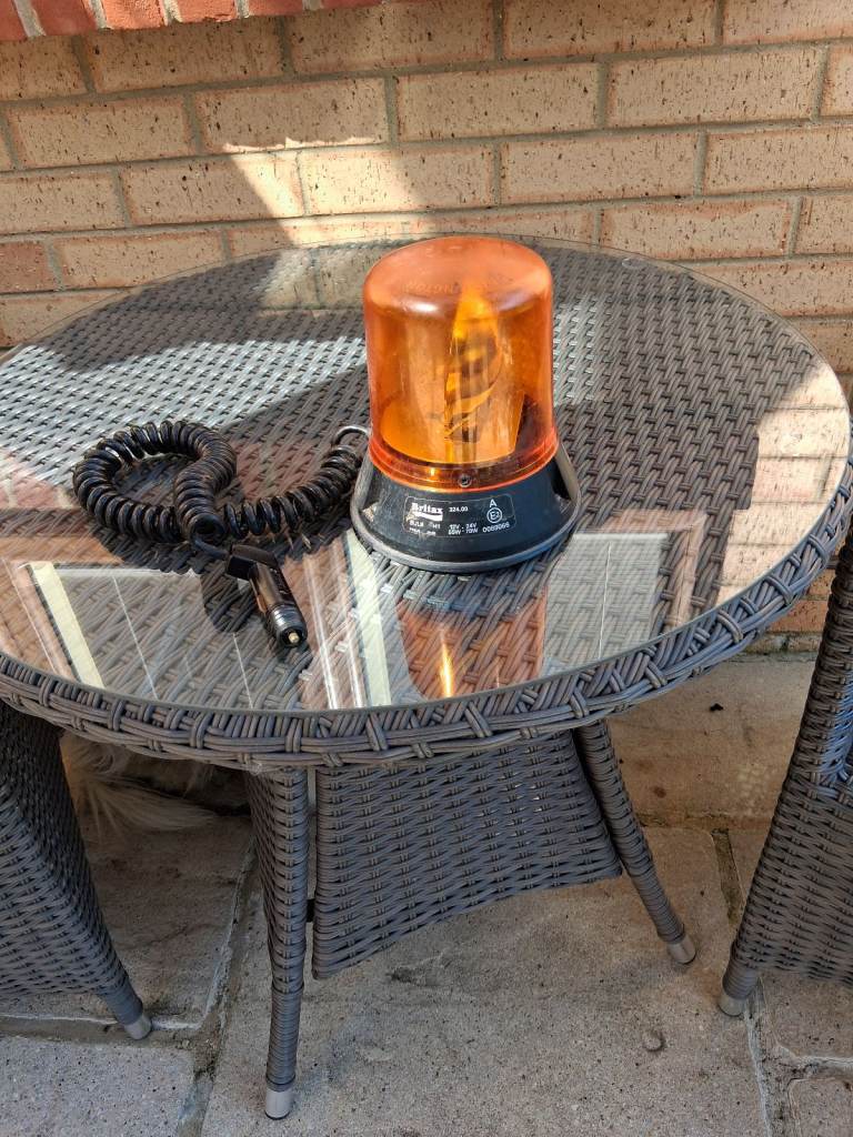 Magnetic amber beacon for your car or van 