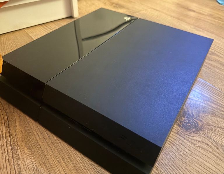 Sony PlayStation 4 PS4 1TB PAL Black Console with Power Cable & HDMI No controller