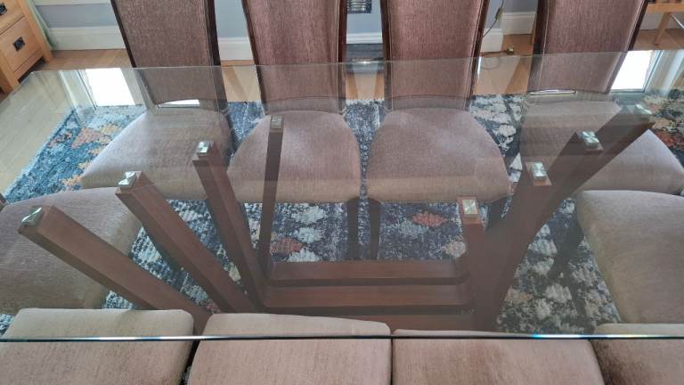 Glass Dining Table with Walnut Wooden Base – Good Condition