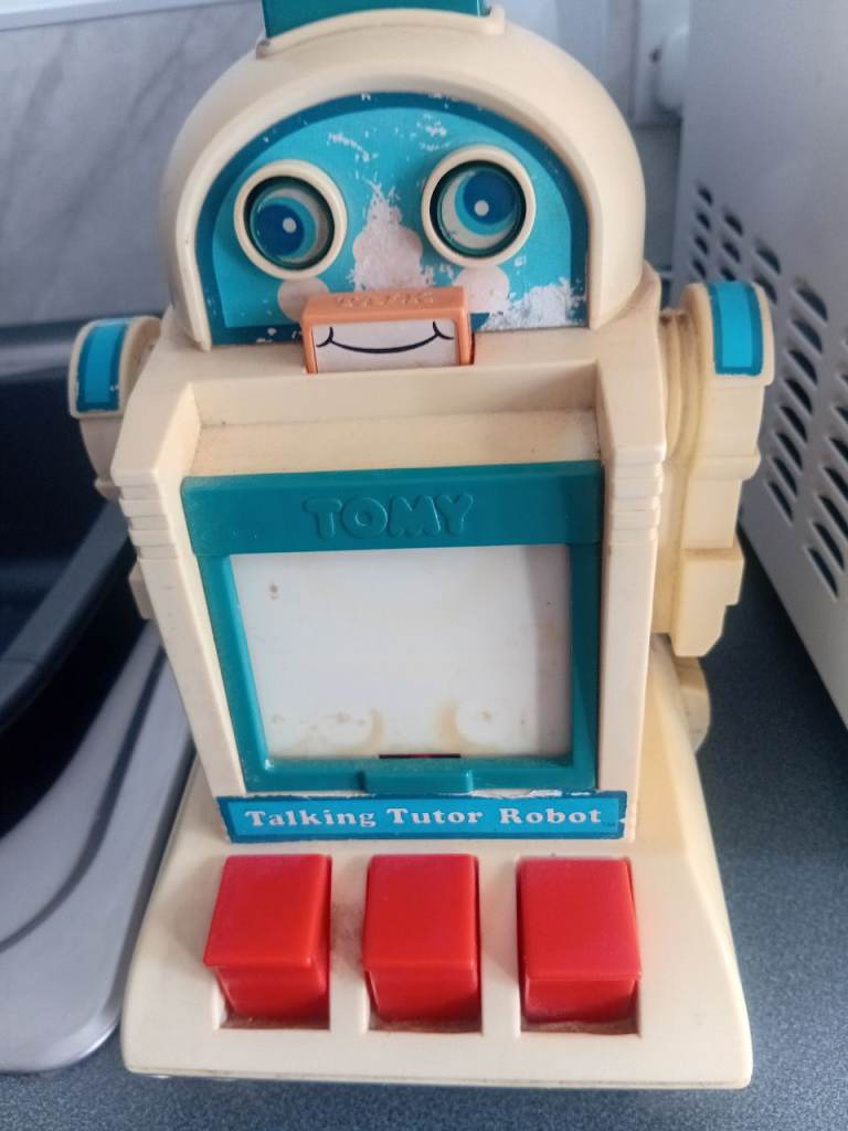 tomy talking.robot 