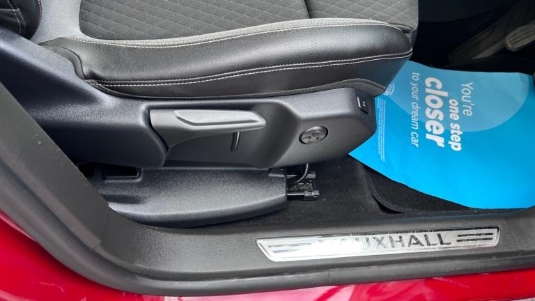 2021 Vauxhall Grandland X 1.5 Turbo D SRi Nav 5dr HATCHBACK Diesel Manual