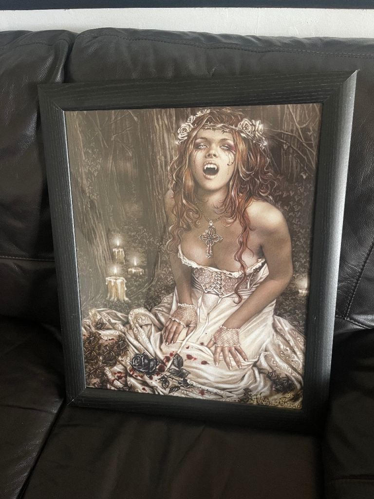 Large black frame with Vampire print