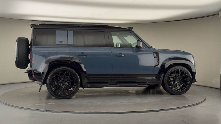 2022 Land Rover Defender 110 3.0 D300 MHEV X-Dynamic HSE SUV 5dr Diesel Auto 4WD Euro 6 (s/s) (30...
