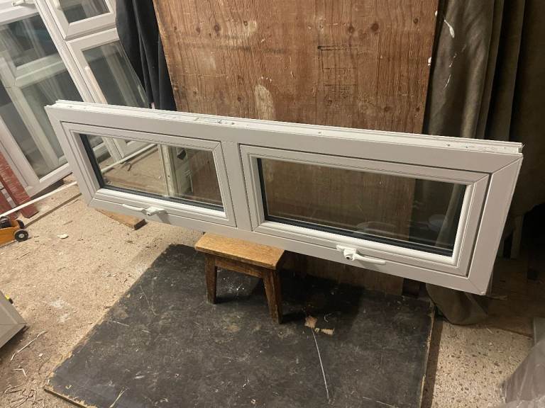 H 46.5 x W 159 cm - UPVC DOUBLE GLAZED WINDOW - CLEAR GLASS - GOOD CONDITION (REF: LJ189)