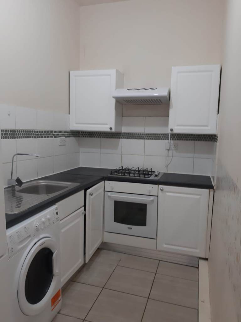 Discover  1-bedroom ground floor flat with garden in Mayfair Avenue, Ilford, IG1