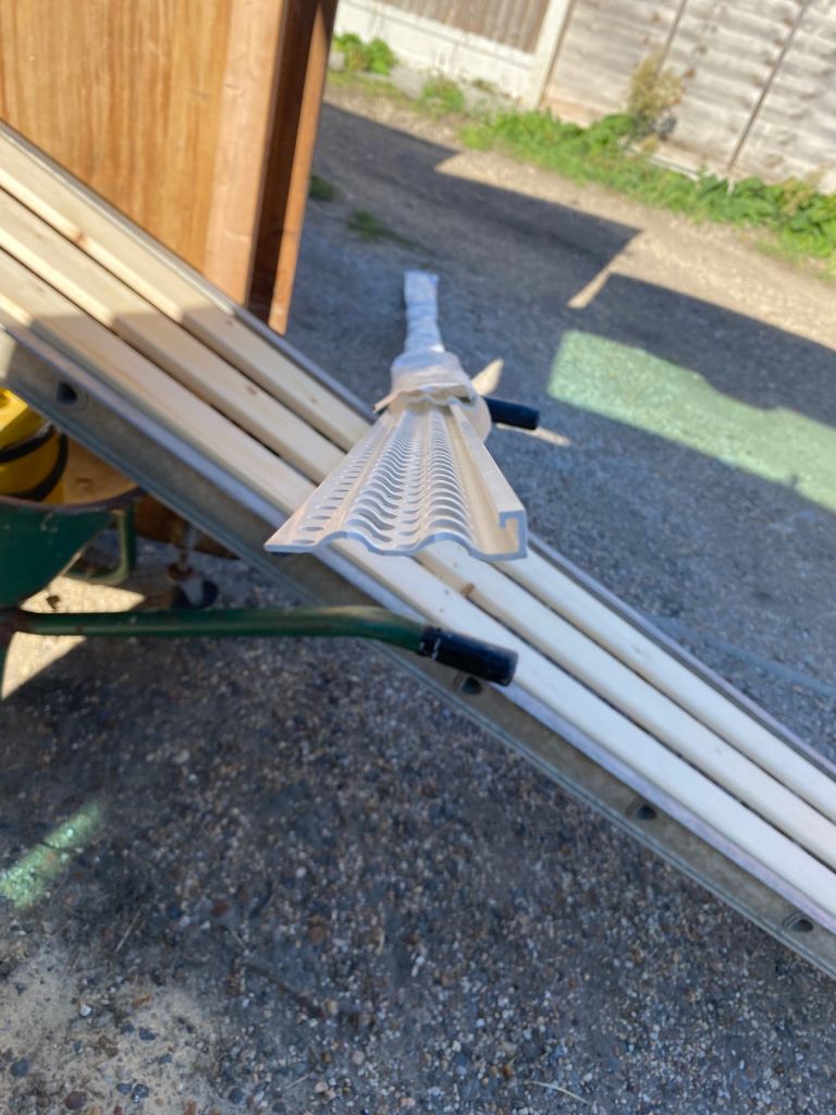 New White Plastic Plastering Bead for Building Work