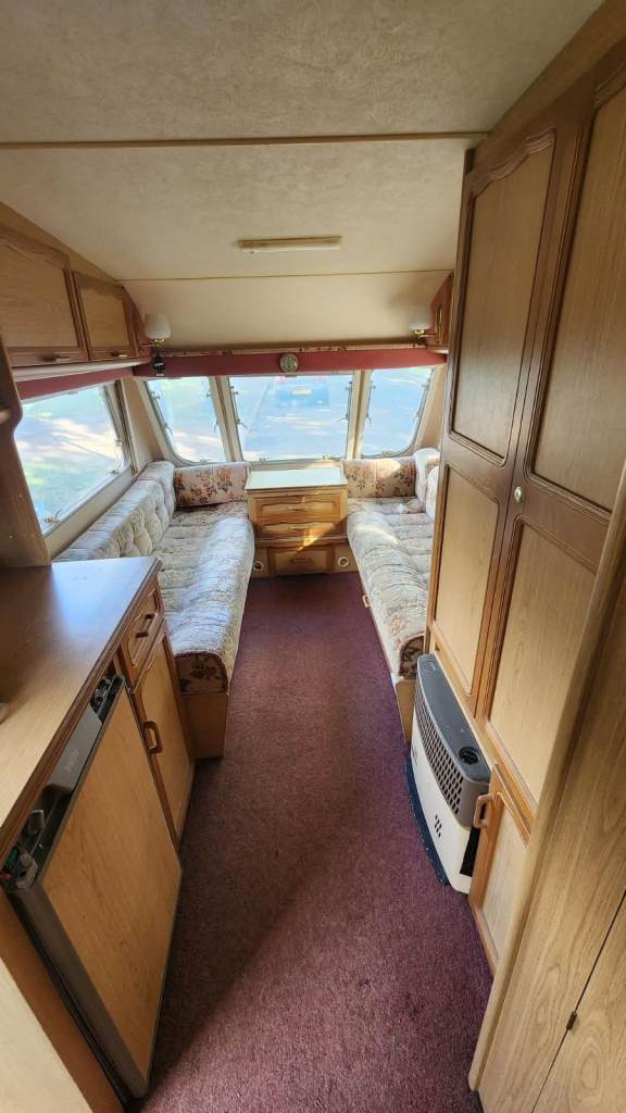 2000 Swift caravan 2 berth with motor mover 
