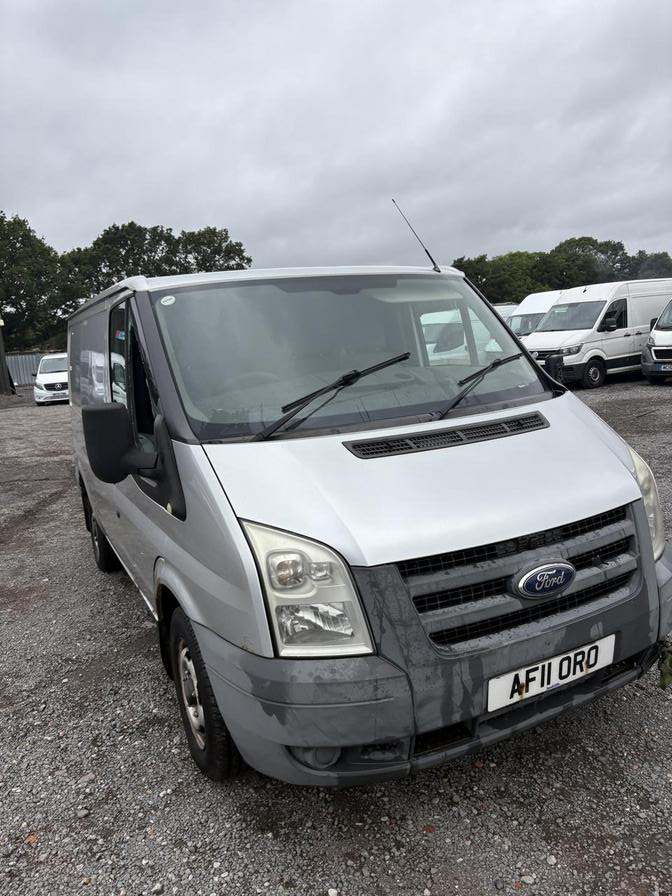 Ford Transit Transit 85 T260 MWB FWD (silver) 2011